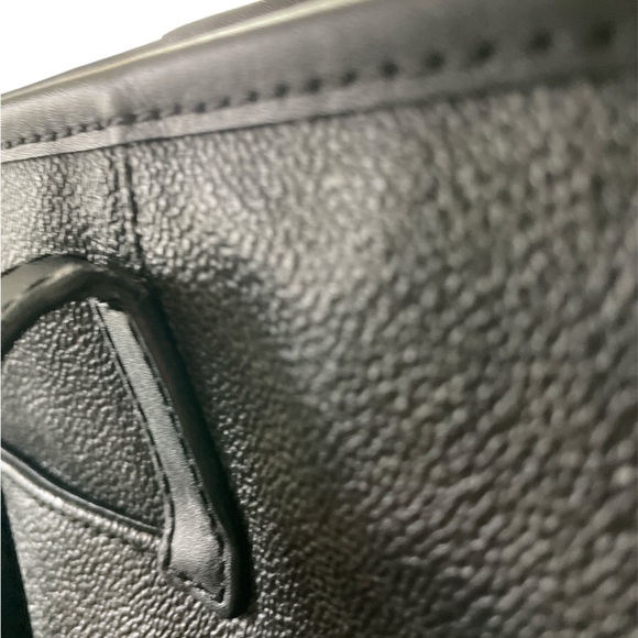 Michael Michael Kors, Signature LRG Black Tote Handles have Trim Wear see pics - Picture 5 of 17